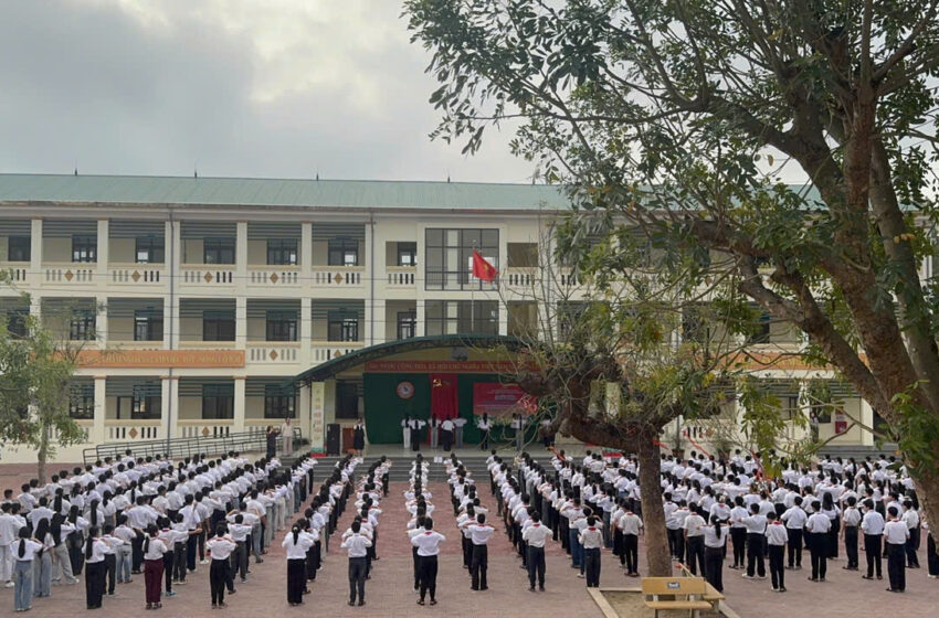  Đồng diễn “Hát vang trong kỉ nguyên mới”